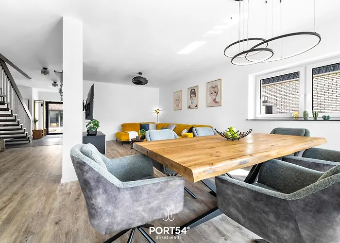 Buhne 16 Daenschendorf Auf * フェーマルン