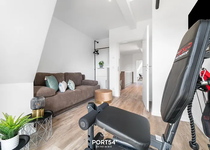 Buhne 16 Daenschendorf Auf * フェーマルン